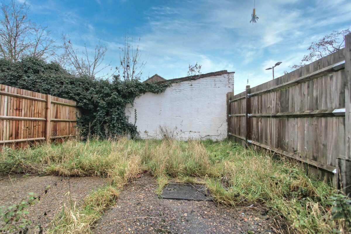 Eaton Court, London, SE21