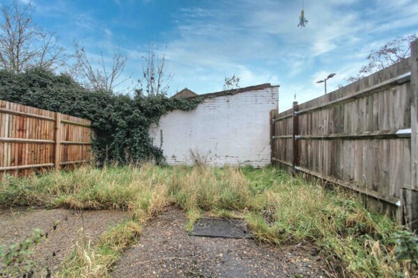 Eaton Court, London, SE21